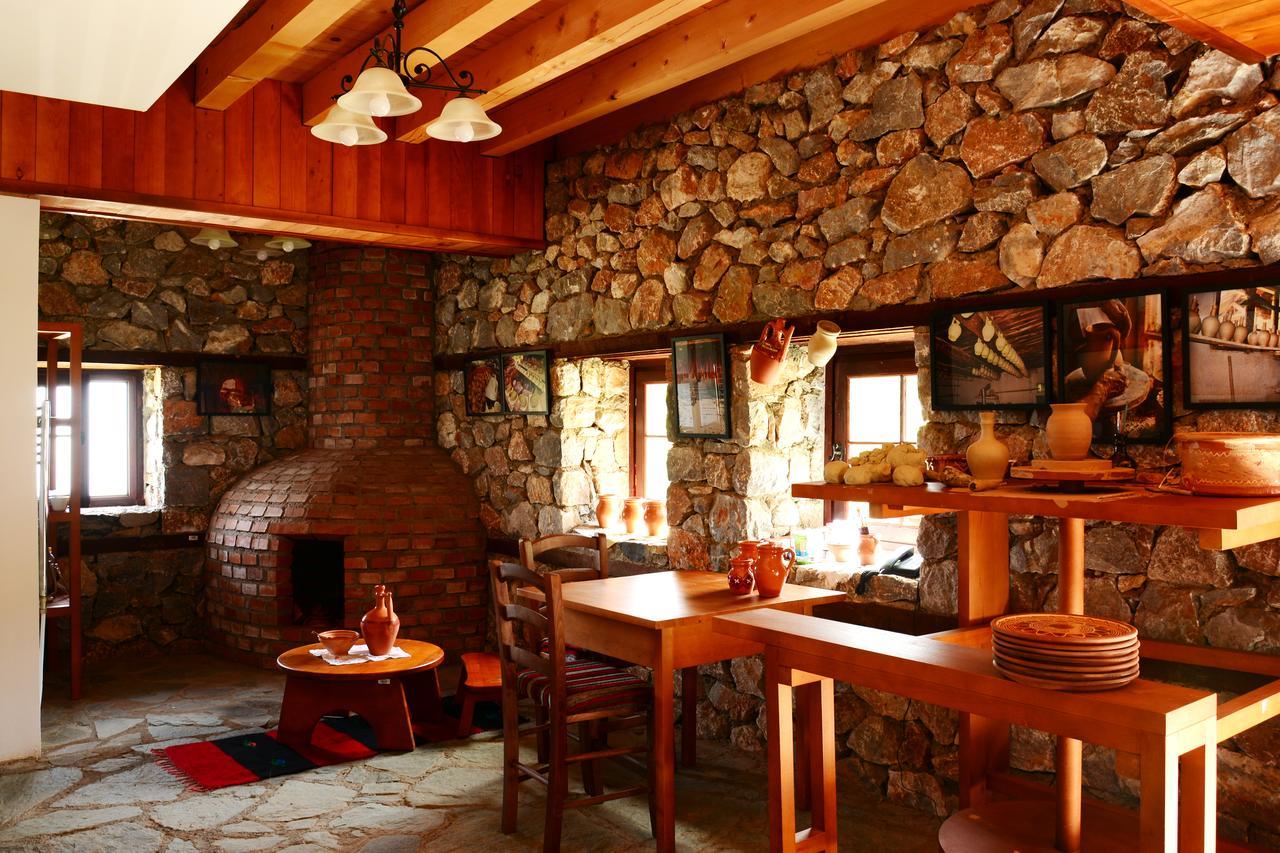 Macedonian Village Hotel & Resort سكوبجي المظهر الخارجي الصورة